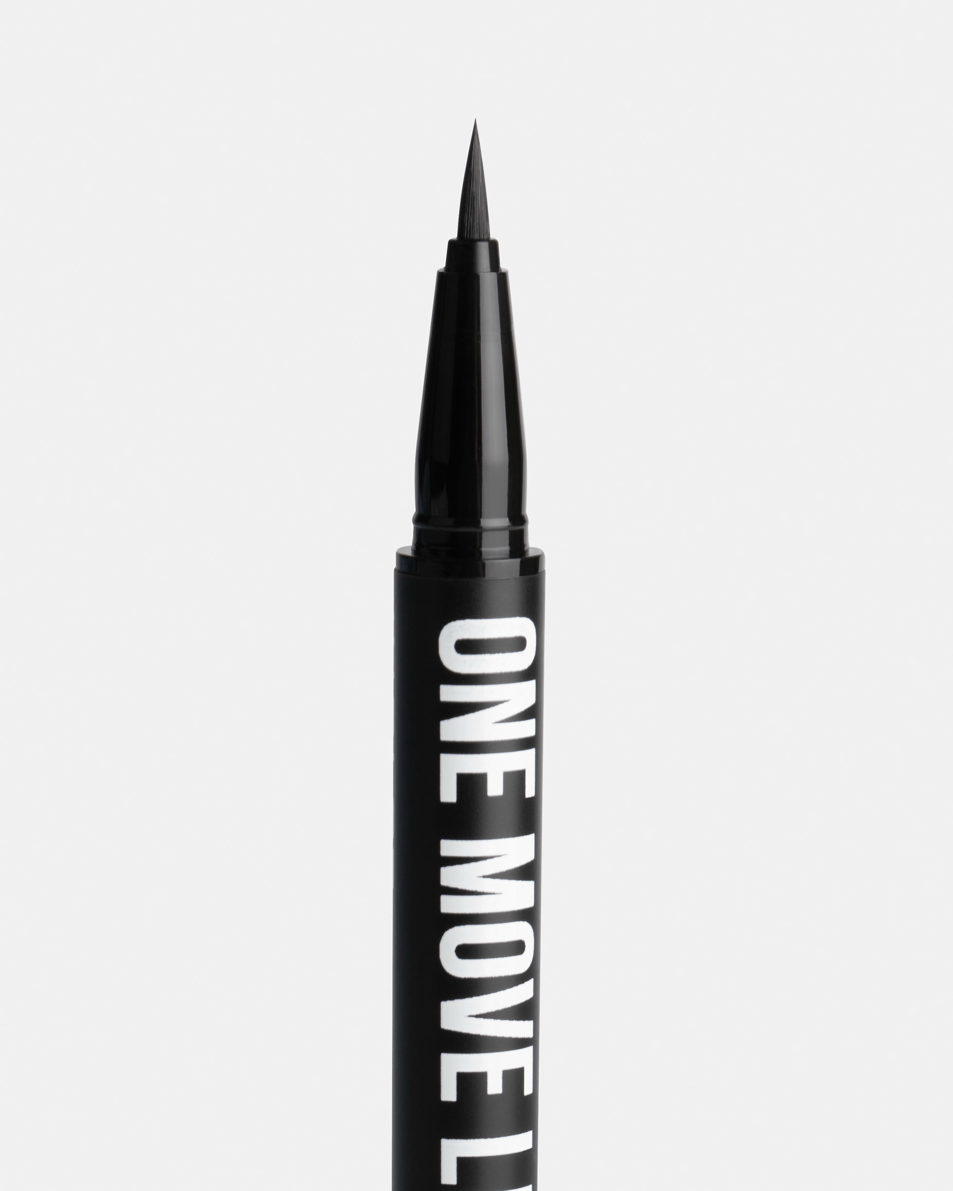Подводка-фломастер для глаз One Move Liquid Eyeliner Black