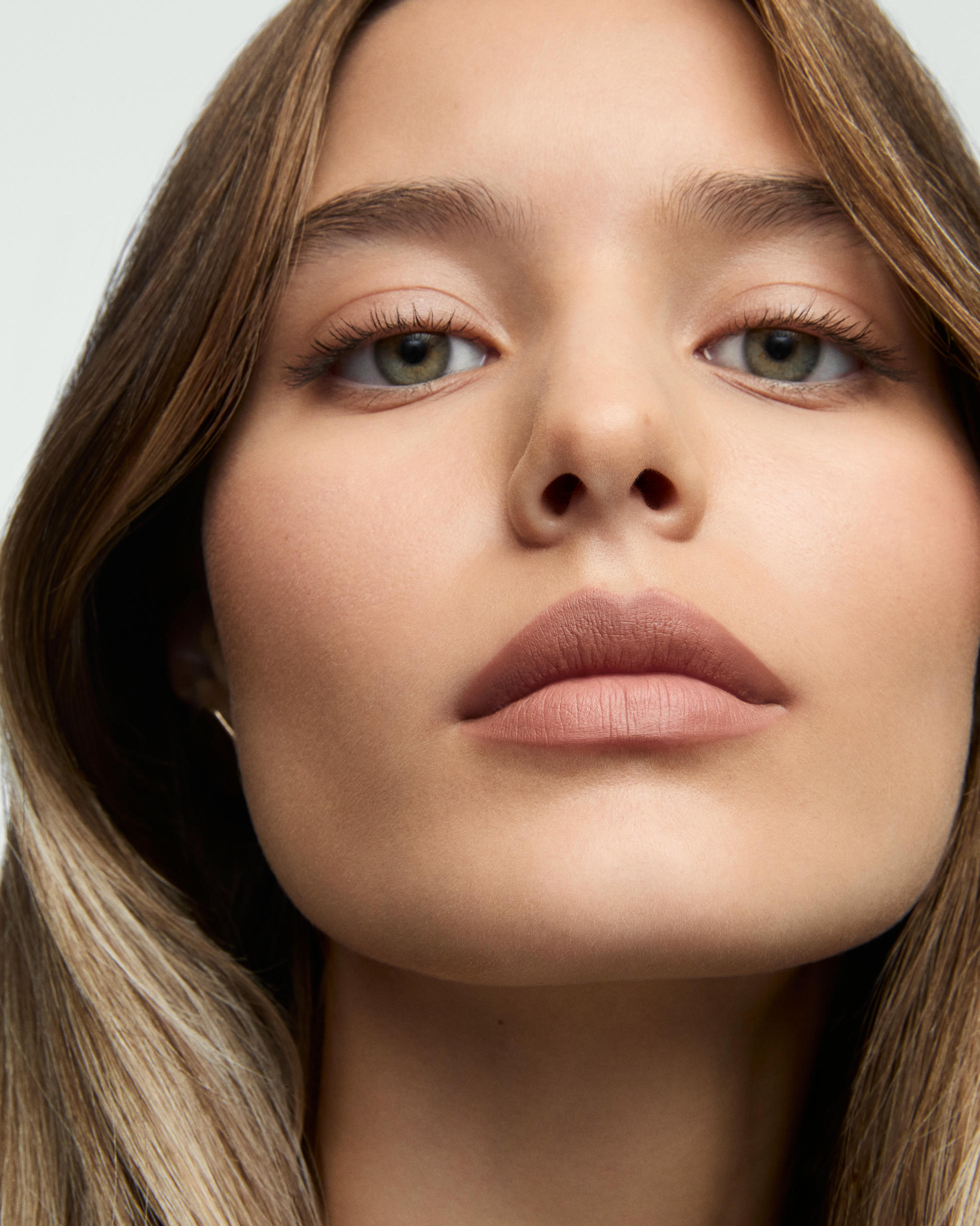Лайнер для губ Creamy Soft Classic Nude 01