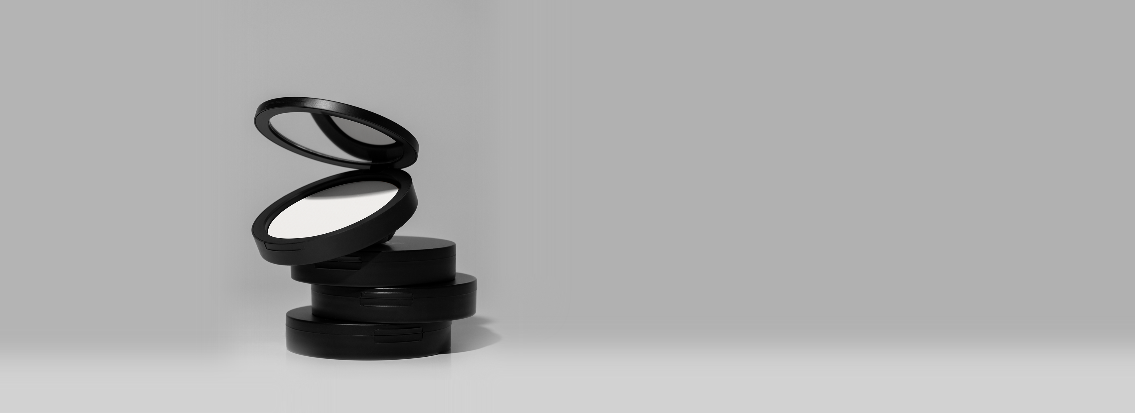 Матирующая пудра для лица Freedom System Mattifying Pressed Powder