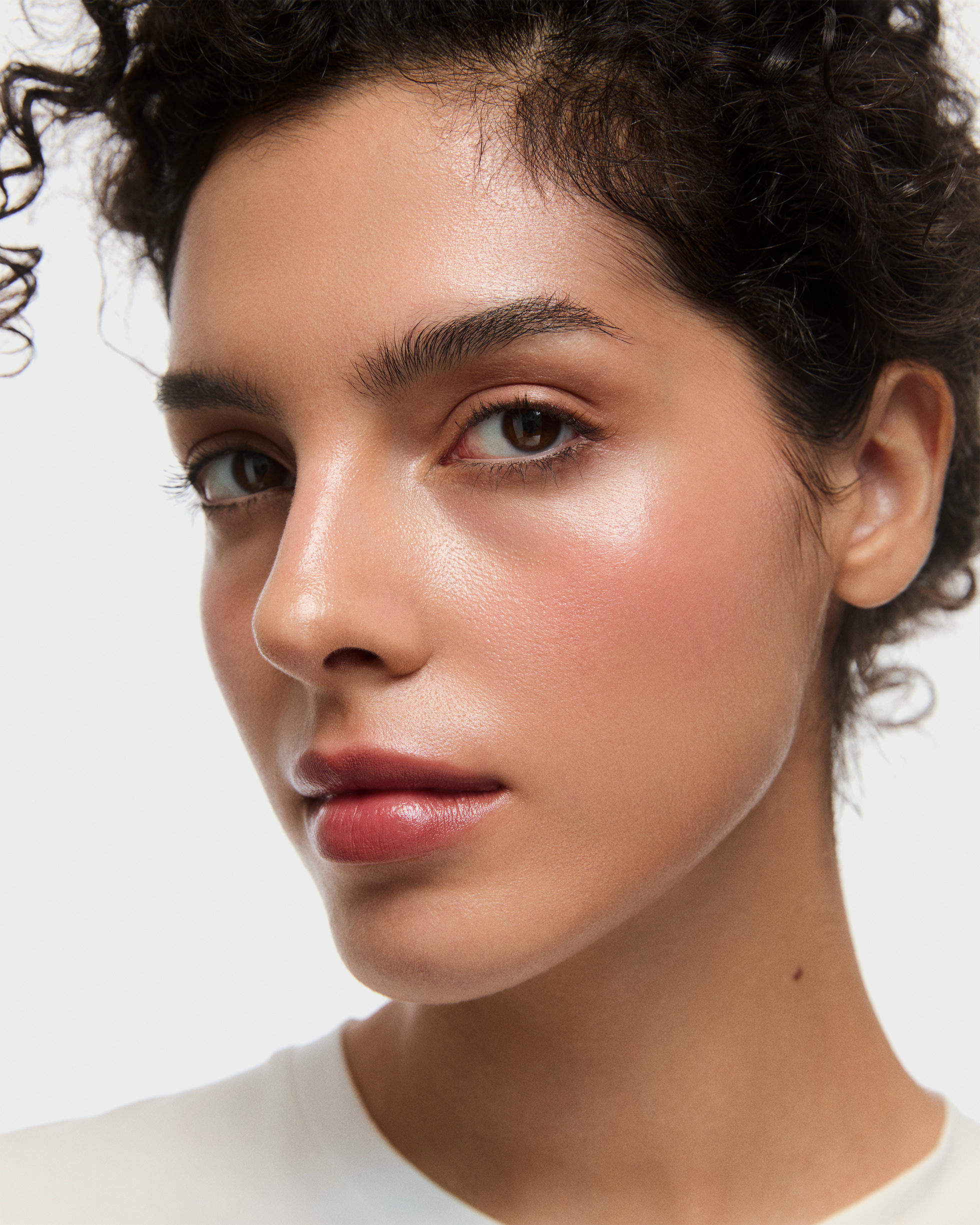 Кремовый хайлайтер-стик Cream Stick Highlighter 311 Classic Glow
