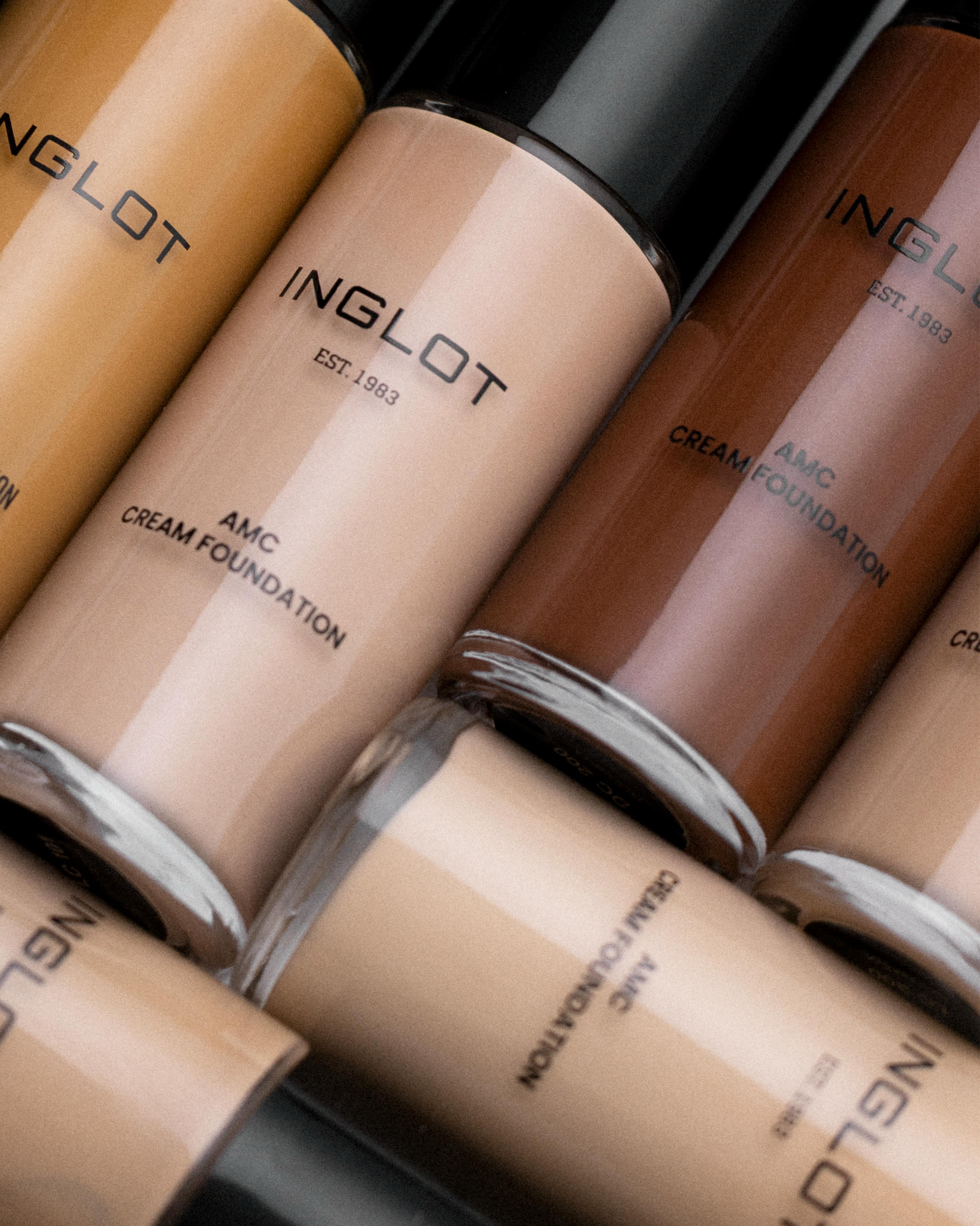 Тональная основа AMC Cream Foundation LW300