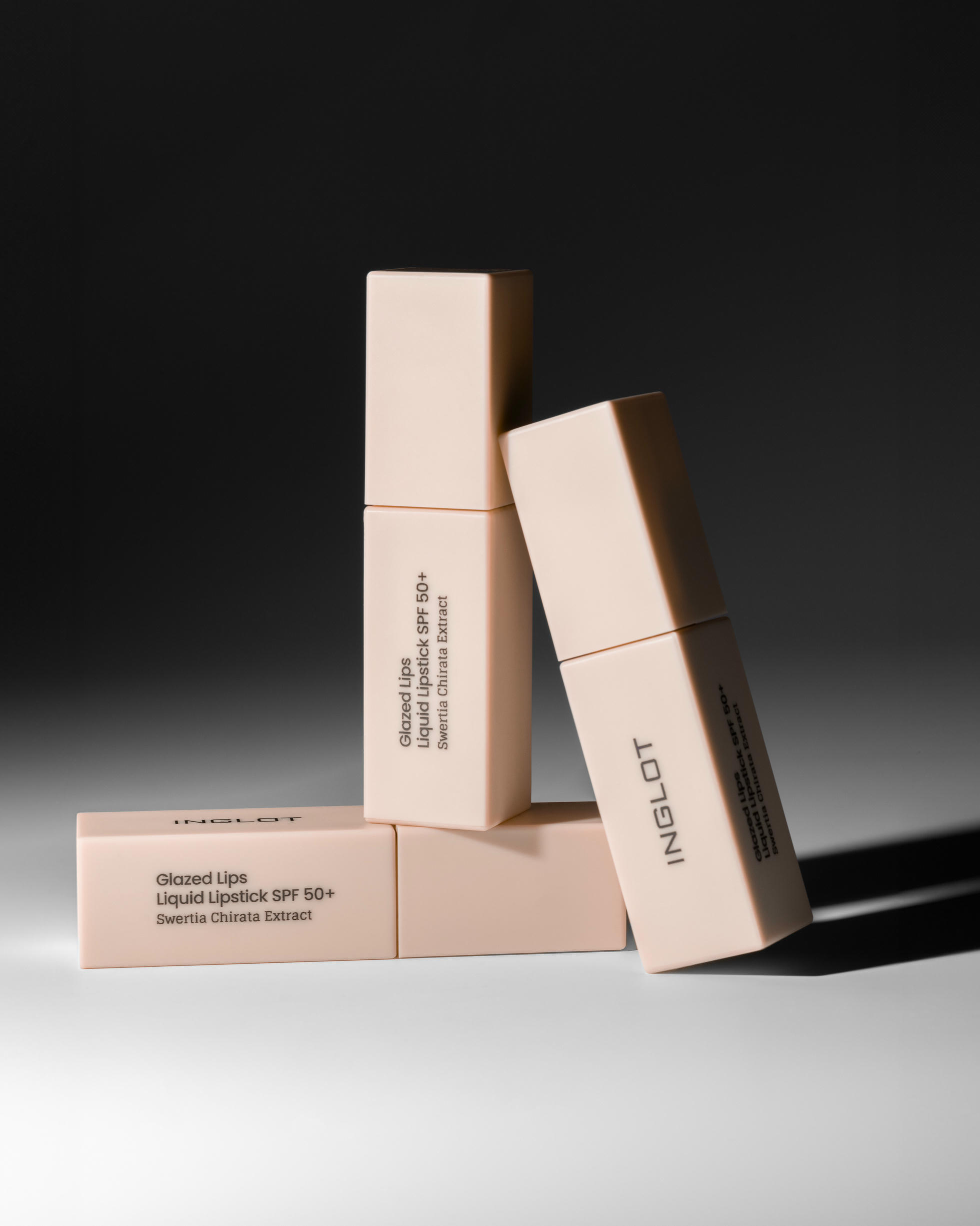 Помада для губ Glazed Lips Liquid Lipstick SPF 50+ 905 Rose-Yogurt Cake