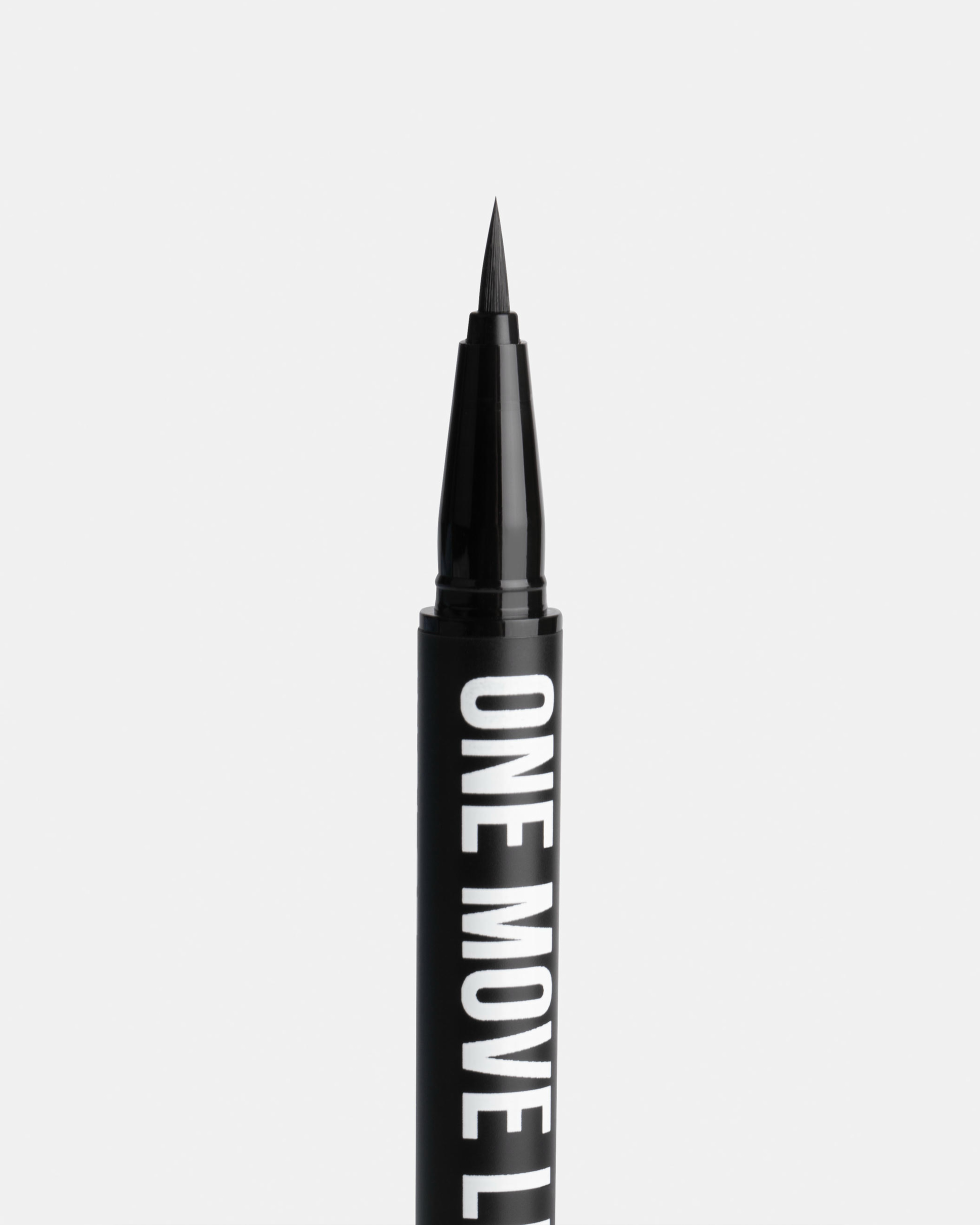 Подводка-фломастер для глаз One Move Liquid Eyeliner Black